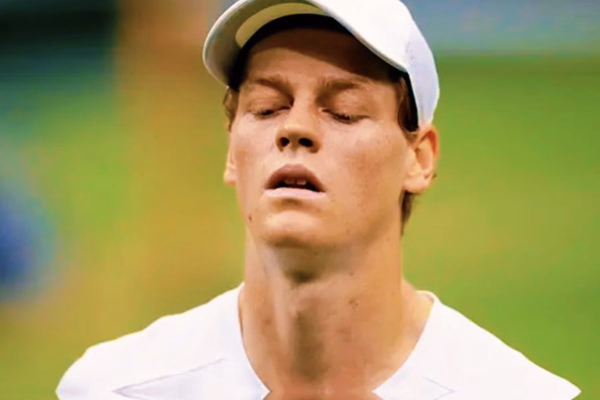 Sinner in campo dispiaciuto