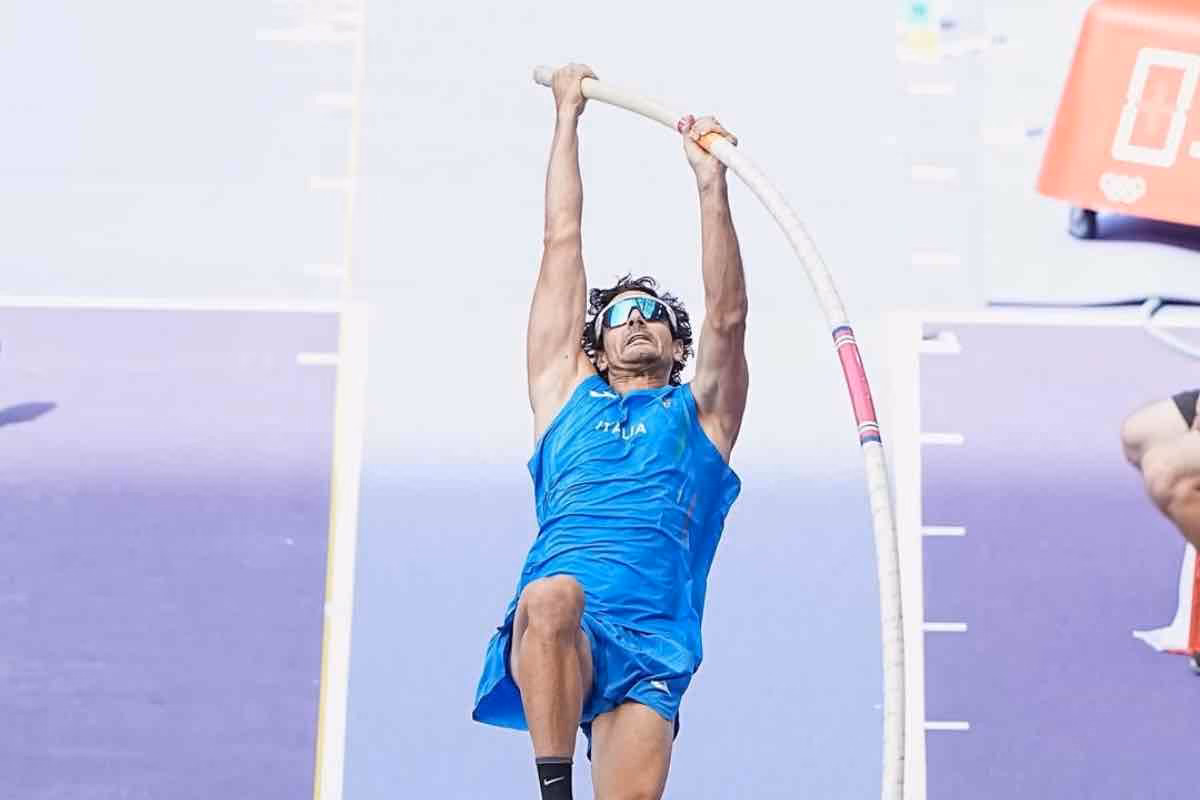 Claudio Stecchi salta 