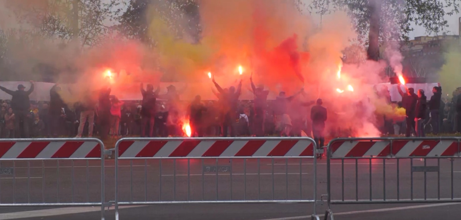 Lazio-Roma, scontri prima del derby (LE IMMAGINI)