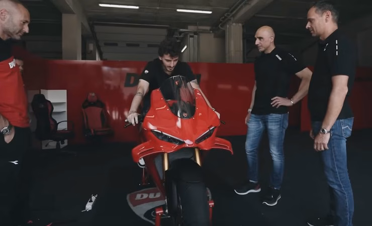 Bagnaia prova moto