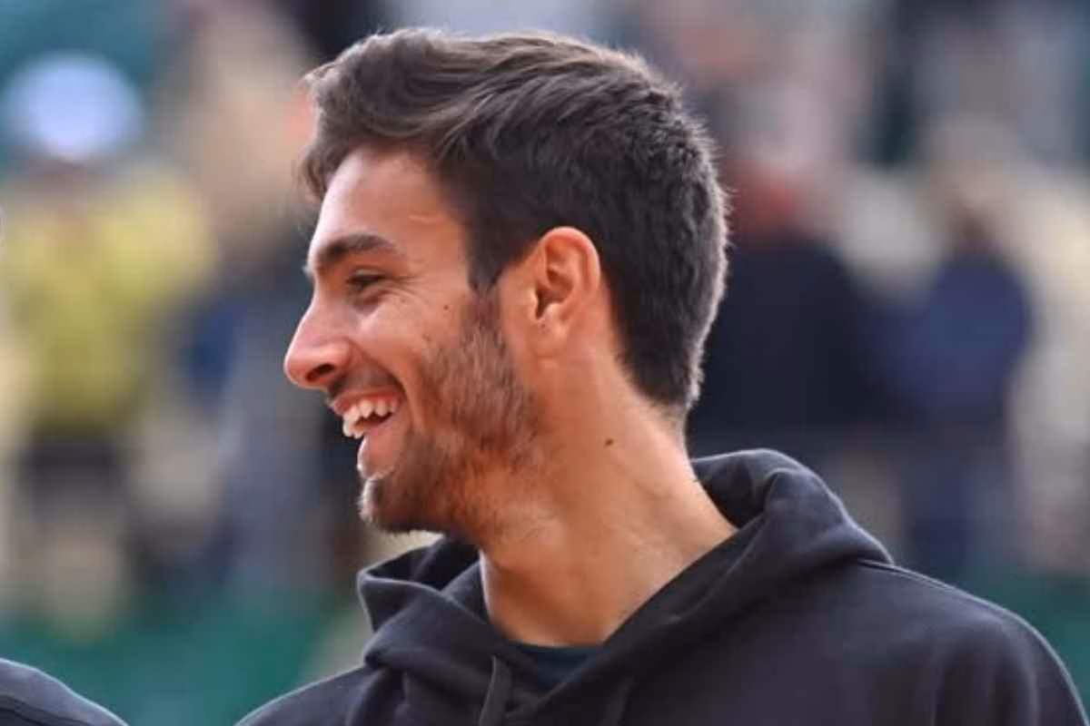 Lorenzo Musetti sorride 