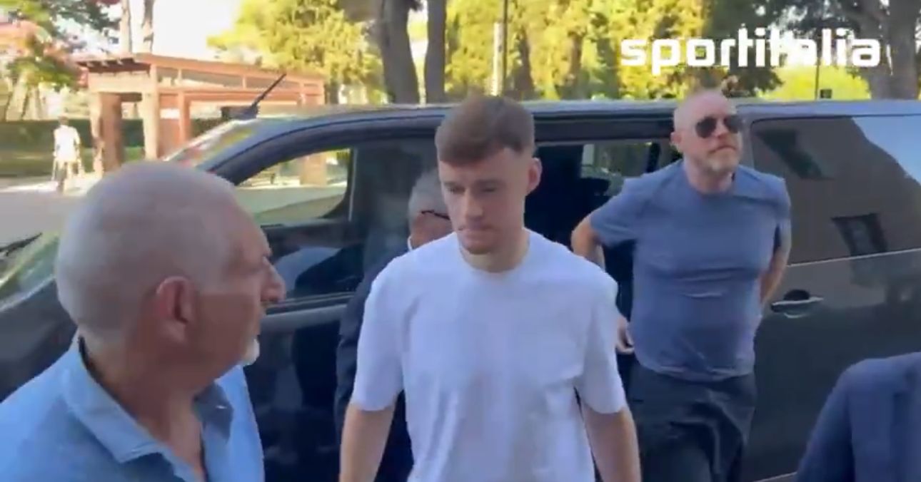 (VIDEO) Beukema a Villa Stuart per le visite mediche con il Napoli