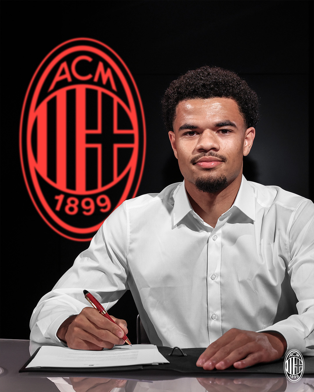 Milan, Athekame si presenta: “Voglio dare il 100%, mi ispiro a Dani Alves. Su Allegri…”