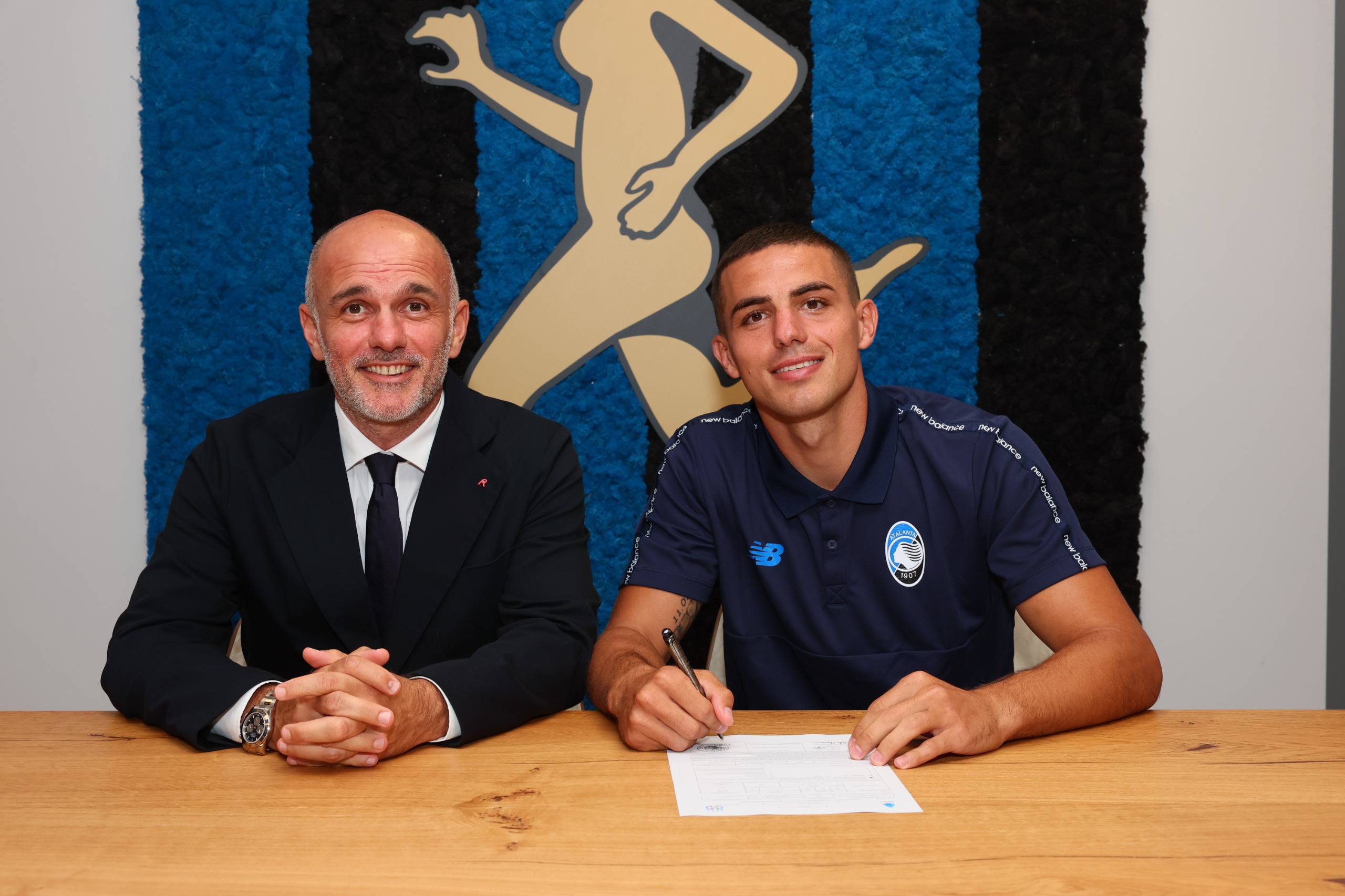 LIVE Calciomercato, tutte le trattative di giornata: ufficiale Krstovic all’Atalanta. Boniface, il Milan vuole affondare il colpo. Napoli, Hojlund la prima scelta. Rabiot proposto a Juve ed Inter