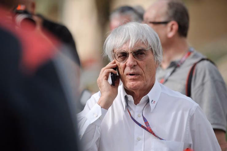 Ecclestone critica Hamilton