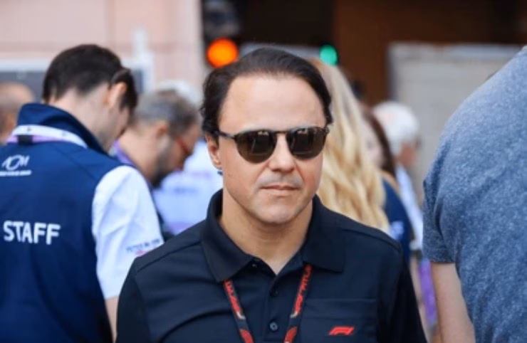 Massa rinuncia titolo