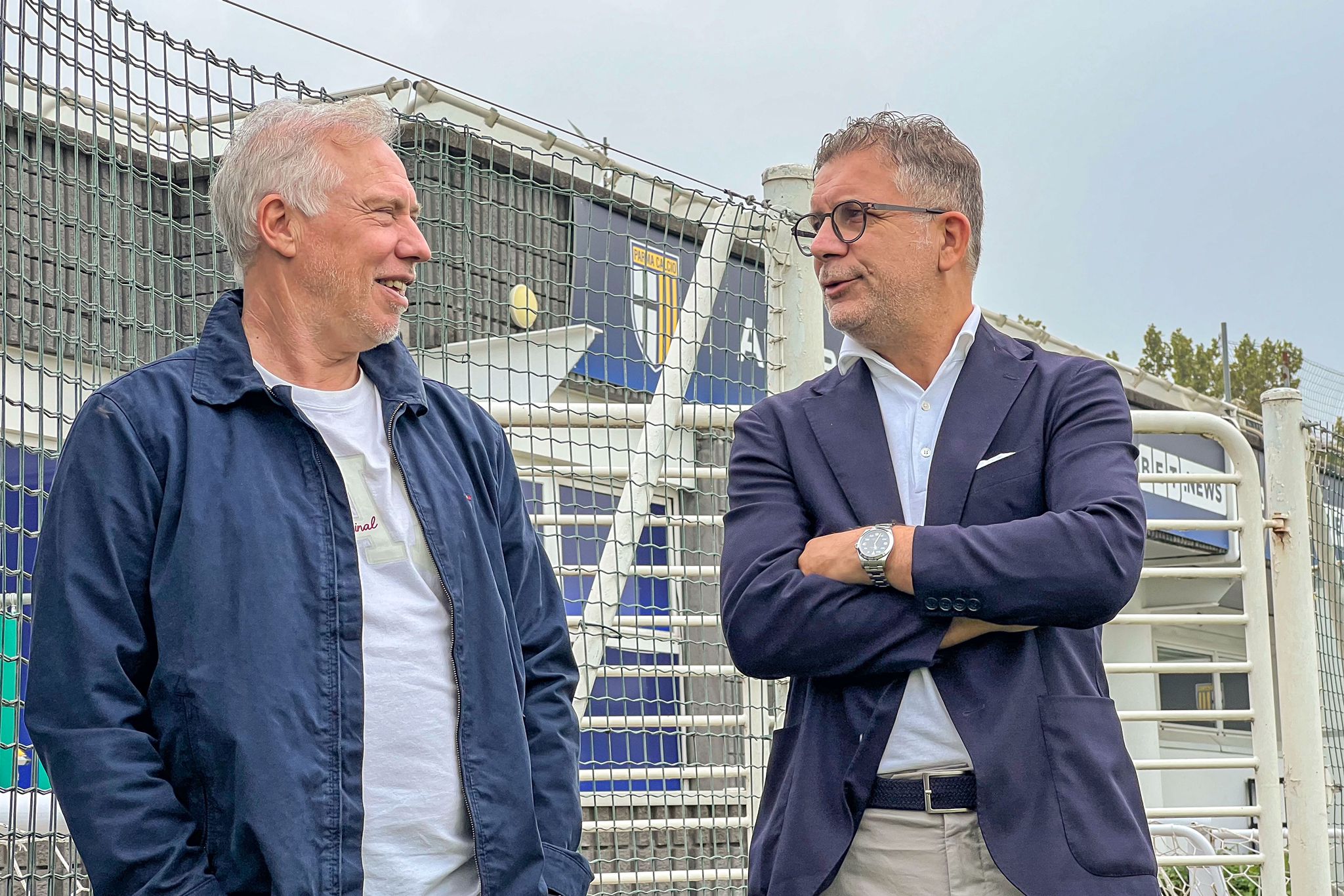 Nestor Sensini a Collecchio con il CEO del Parma Federico Cherubini (© Parma Calcio)