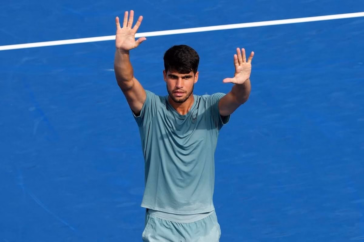 Alcaraz litiga davanti a tutti 