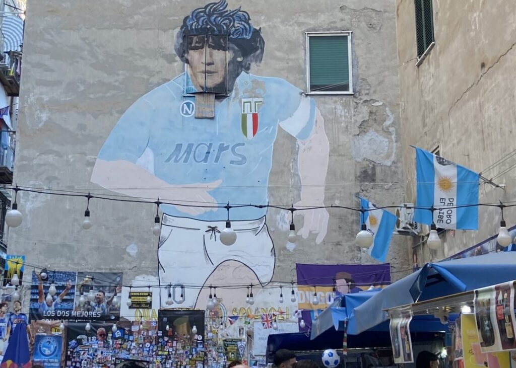 Uno scorcio del Santuario di Maradona ai Quartieri Spagnoli di Napoli, prima del sequestro