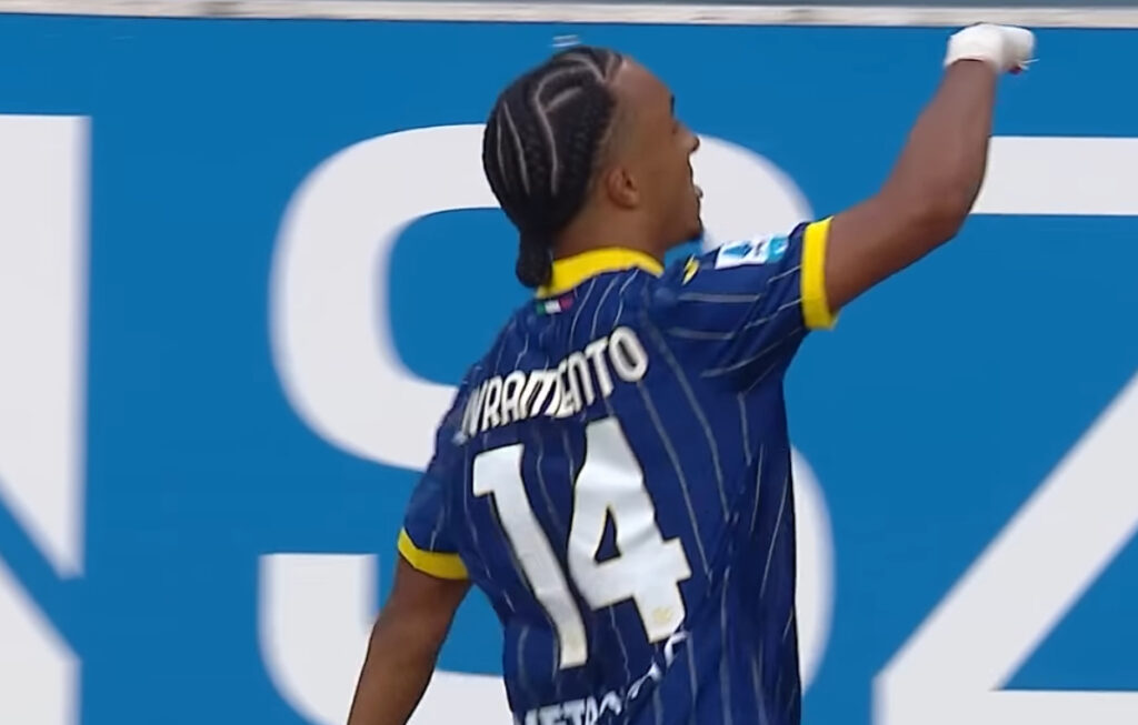 Dailon Rocha Livramento, attaccante di Capo Verde, esulta per il gol in Verona-Napoli del 2024