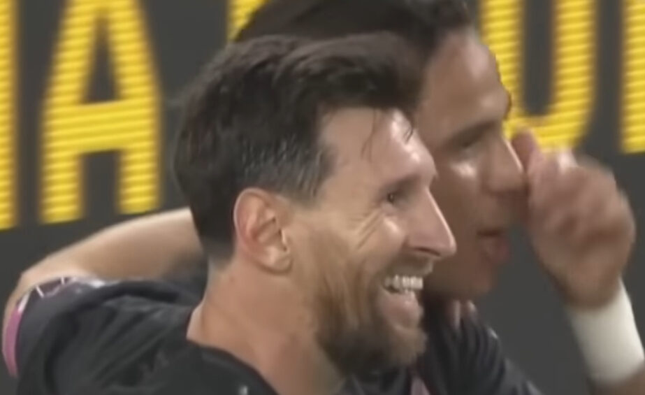 Leo Messi esulta per la tripletta personale al Nashville