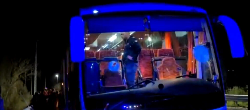 Il bus su cui viaggiavano i tifosi di Pistoia, di rientro da Rieti