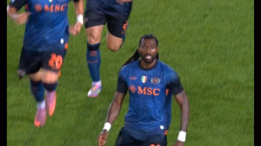 Anguissa esulta per il gol decisivo in Lecce Napoli