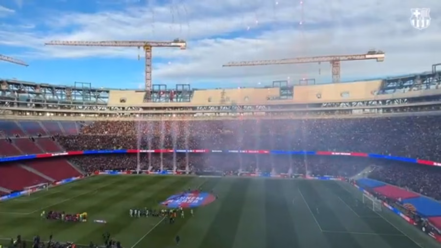 Problemi all'esterno del nuovo Camp Nou