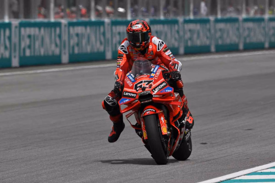 acosta sorpasso bagnaia bezzecchi