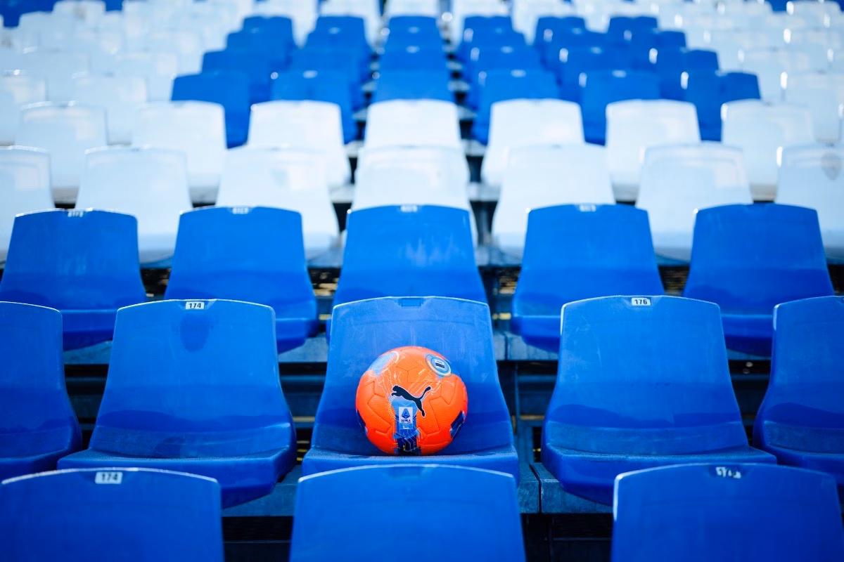 Nuovo pallone in Serie A: scoppia la polemica