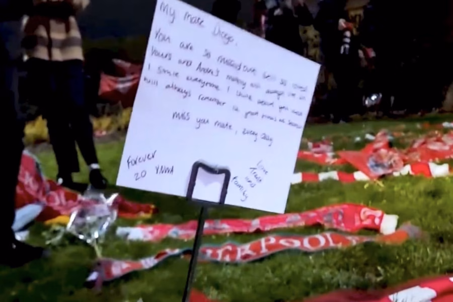 L’omaggio del Real Madrid ad Anfield per Diogo Jota