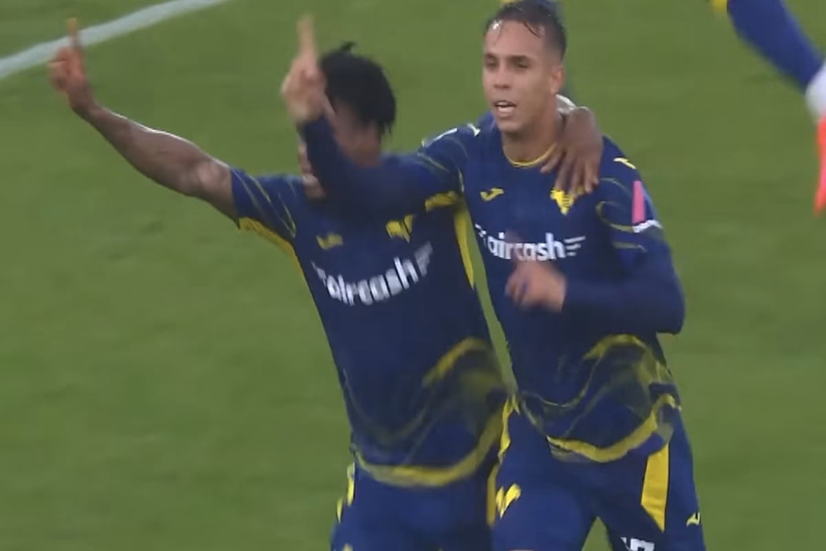 Giovane esulta per il primo gol in Serie A contro l’Inter