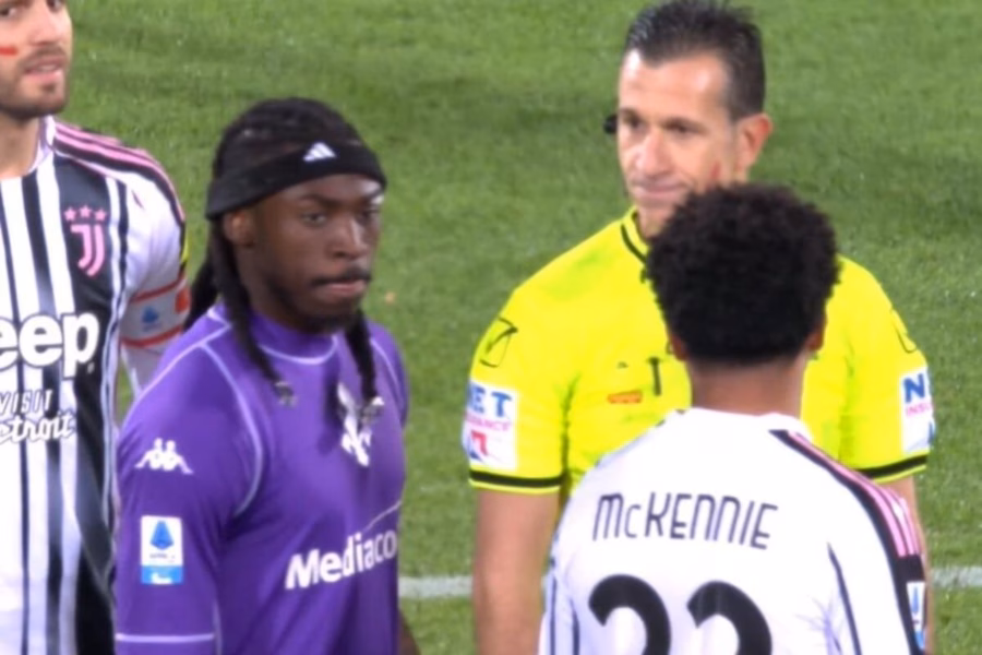 Fiorentina-Juventus, Doveri interrompe per cori contro Vlahovic