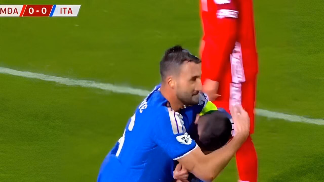 Cristante e Mancini esultano per il vantaggio dell'Italia 