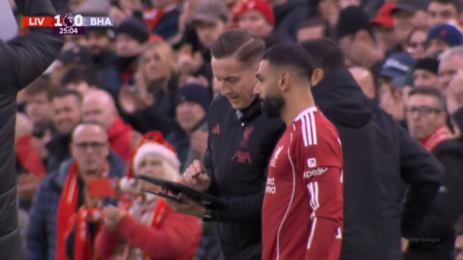 Salah entra in campo in Liverpool-Brighton (fonte immagini Sky)