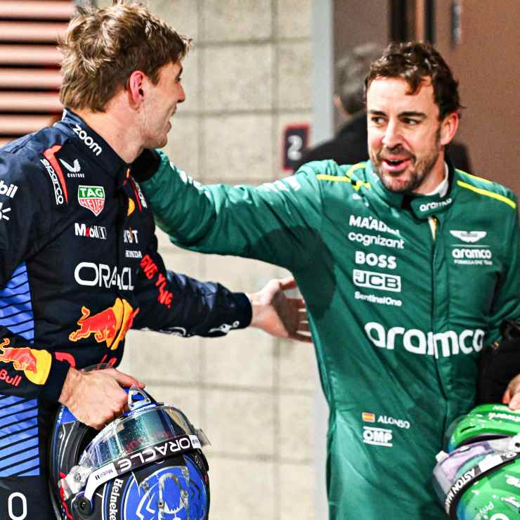 Alonso con Verstappen