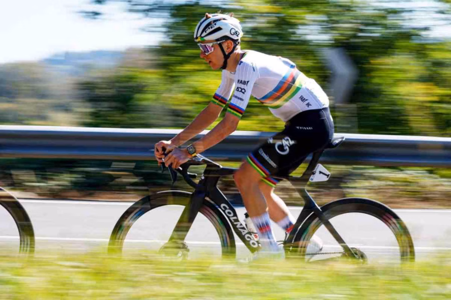 Pogacar fatto a pezzi