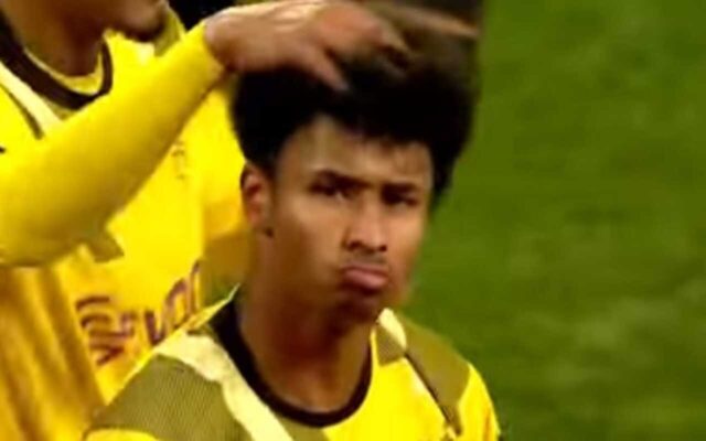 Inter e Napoli, suggestione Adeyeni: chiesta la cessione al Dortmund. C’è lo zampino della moglie