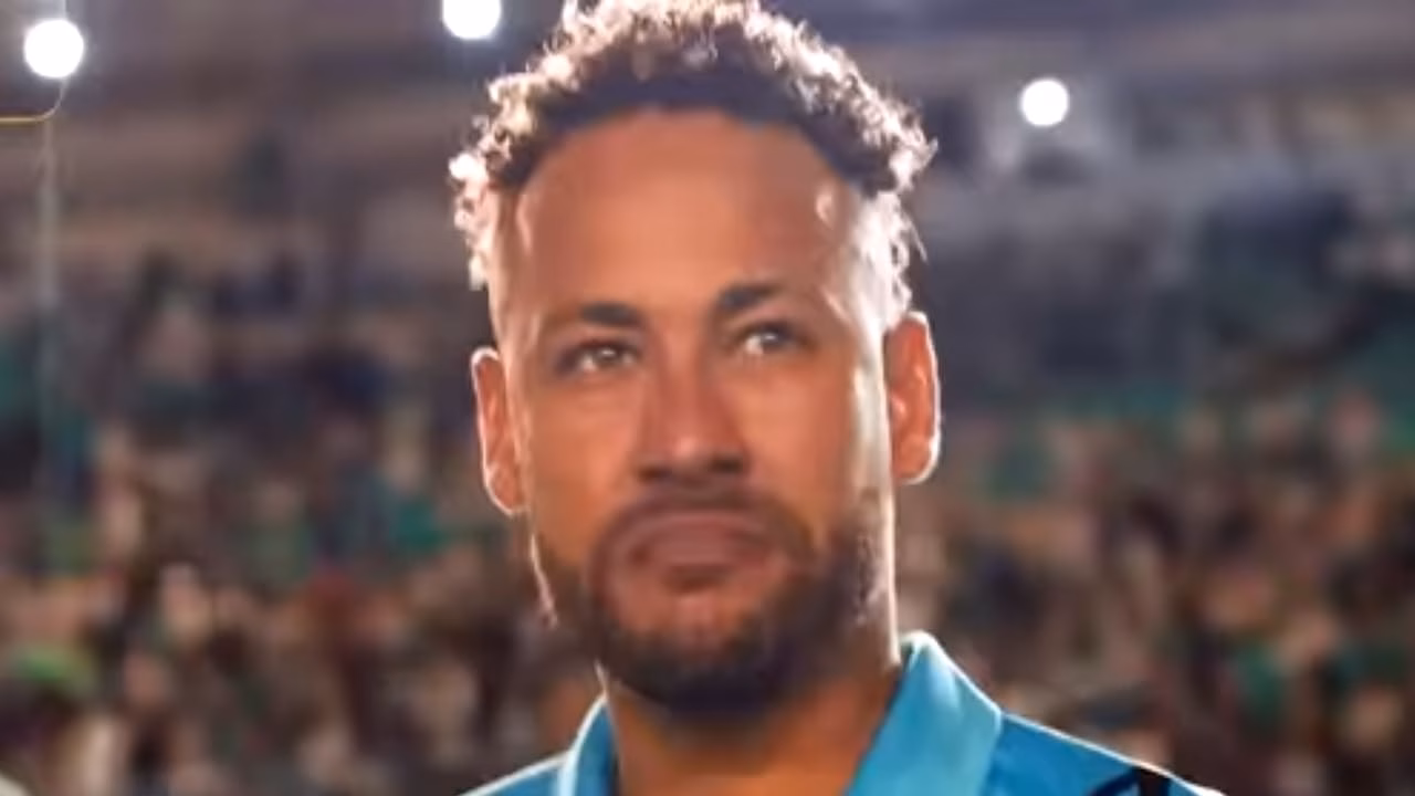 Neymar con la maglia del Santos