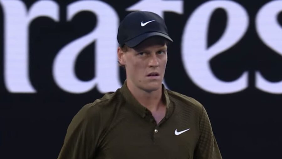 Jannik Sinner esordio ok all’Australian Open