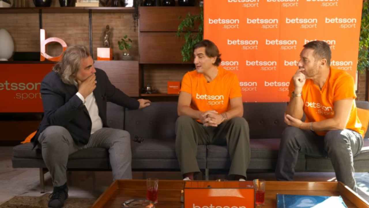 Totti e Ventola ad Aperitotti: dal “no” alla Roma alle polemiche sul VAR